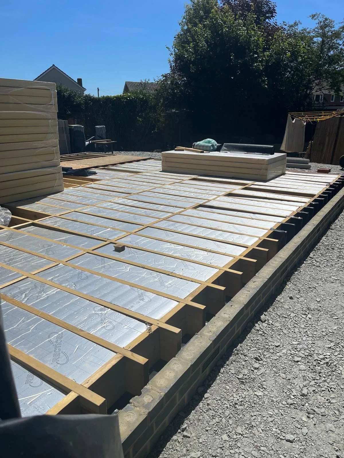 Insulated floor construction